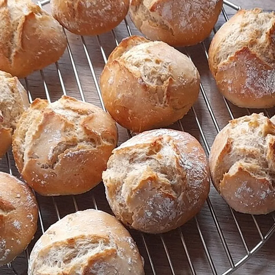 Kartoffel-Rosenbrötchen mit Dinkel