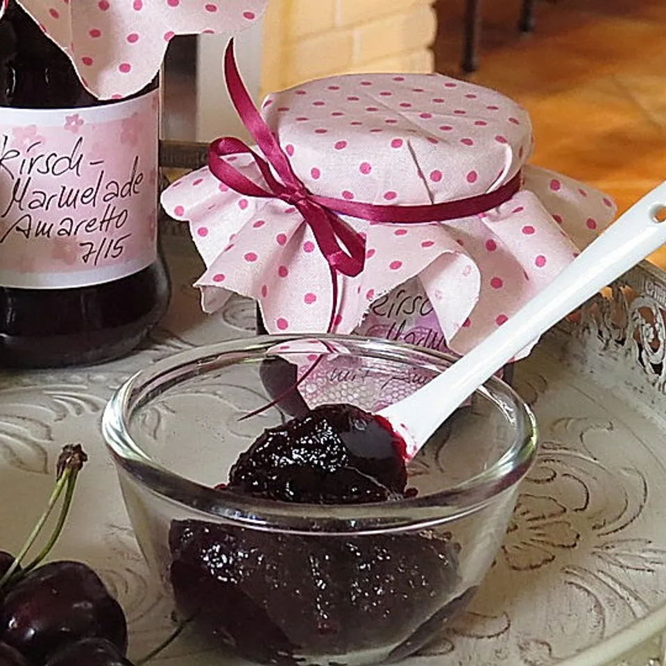 Kirschmarmelade mit Amaretto