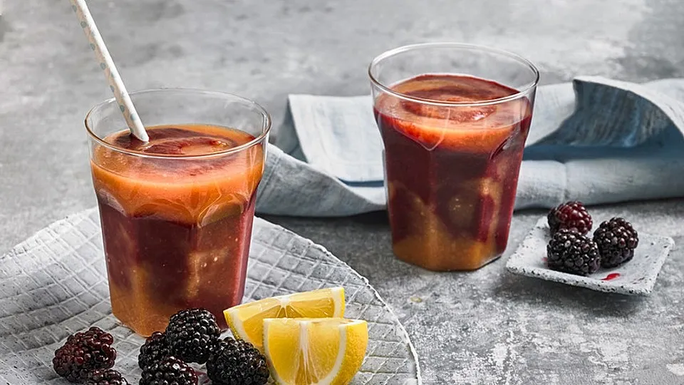 Brombeer-Papaya-Smoothie