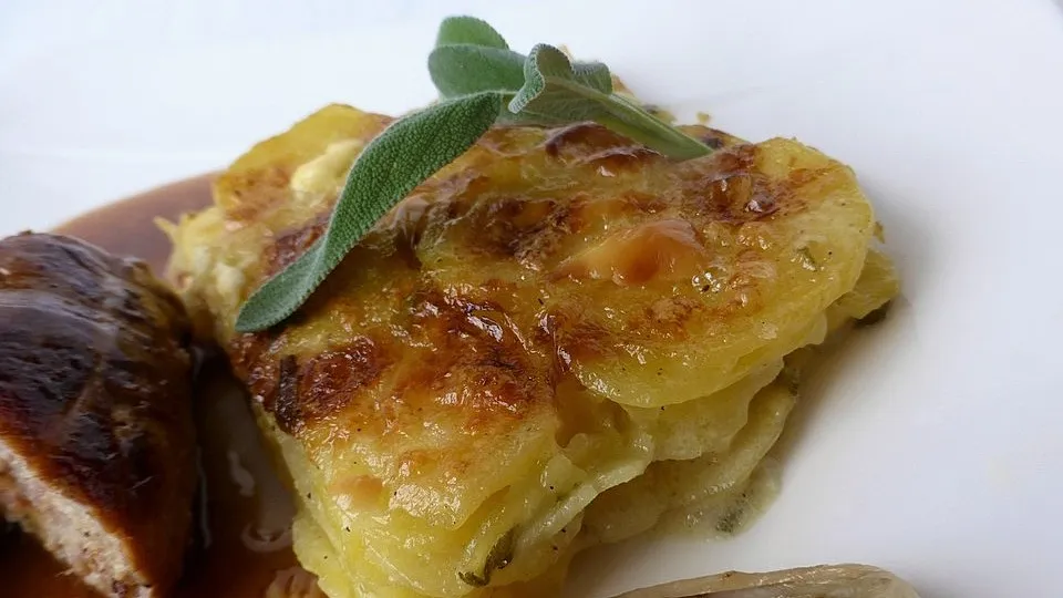 Salbei-Kartoffel-Gratin mit Parmesan