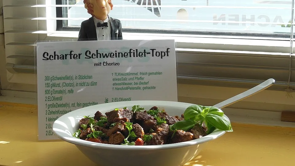 Scharfer Schweinefilet-Topf mit Chorizo