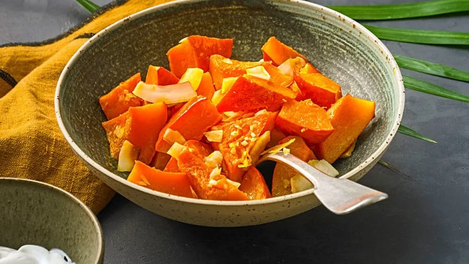 Gebackener Hokkaido mit Kokoschips