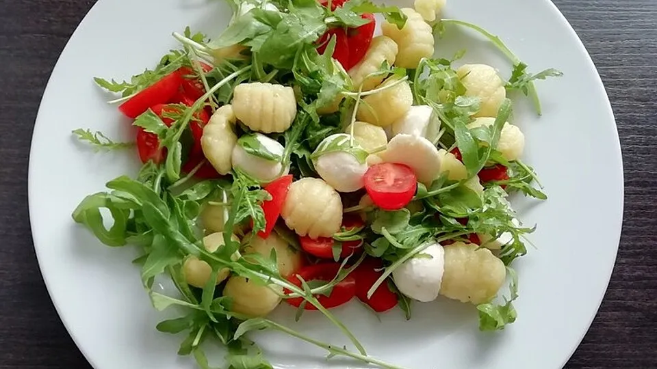 Gnocchisalat mit Rucola