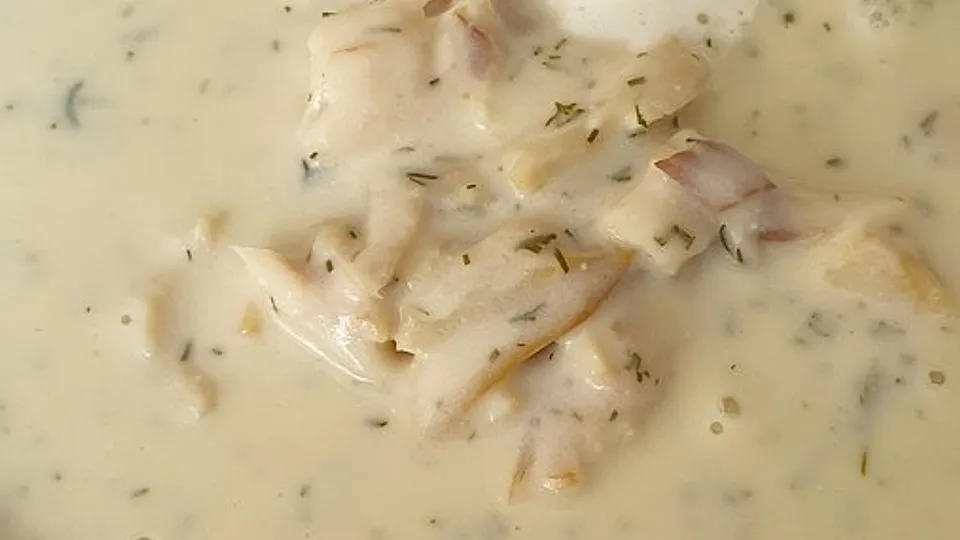 Räucherfischsuppe mit frischem Dill