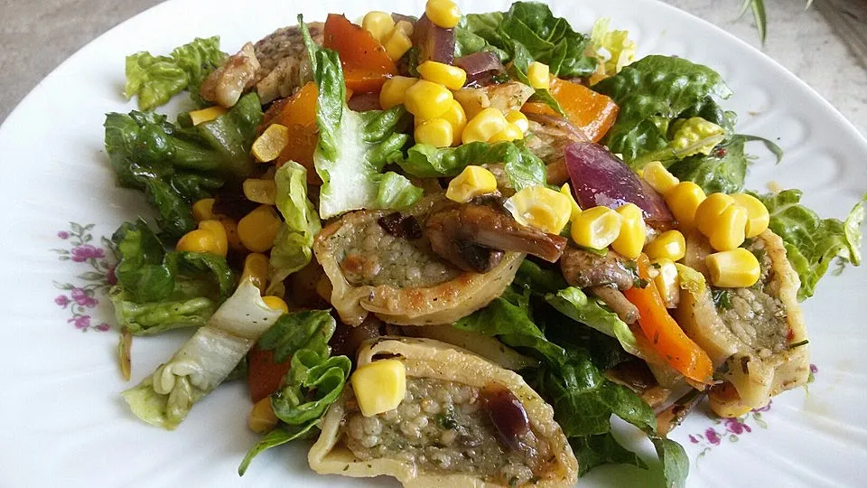 Maultaschen-Romana-Salat