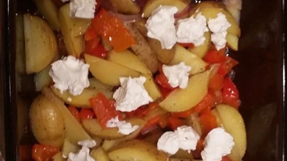 Kartoffel-Paprika-Pfanne mit Ziegenfrischkäse