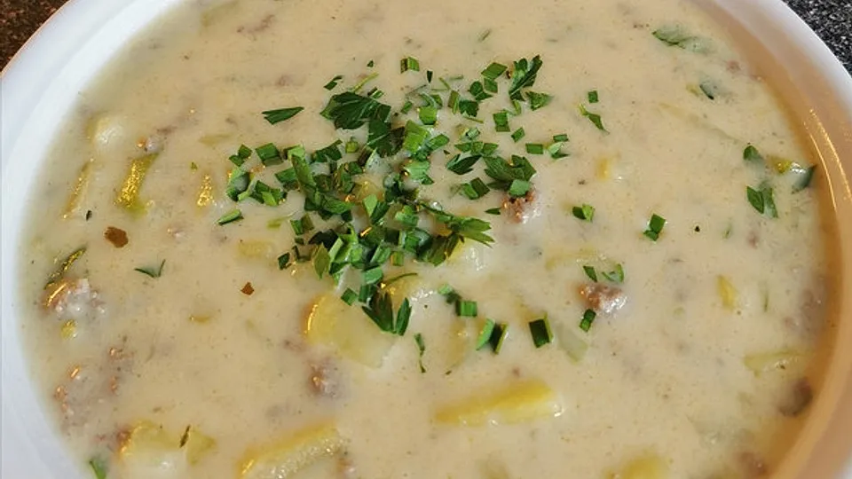 Erdäpfel-Zucchini-Käse-Suppe