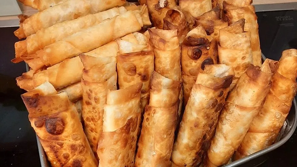 Meze mit Zigaretten-Börek