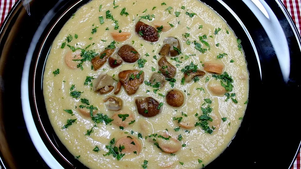 Kartoffelsuppe mit Steinpilzen