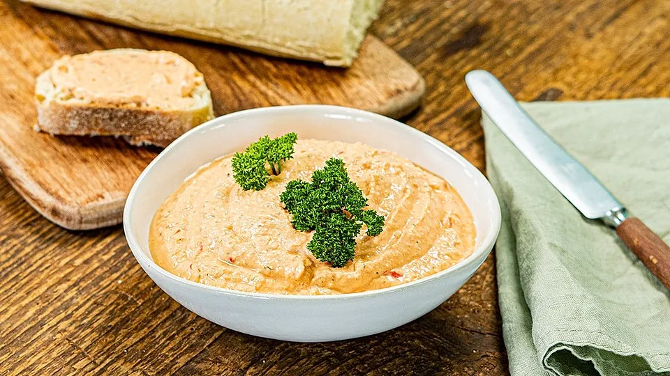 Fetacreme mit Paprika und Kräutern