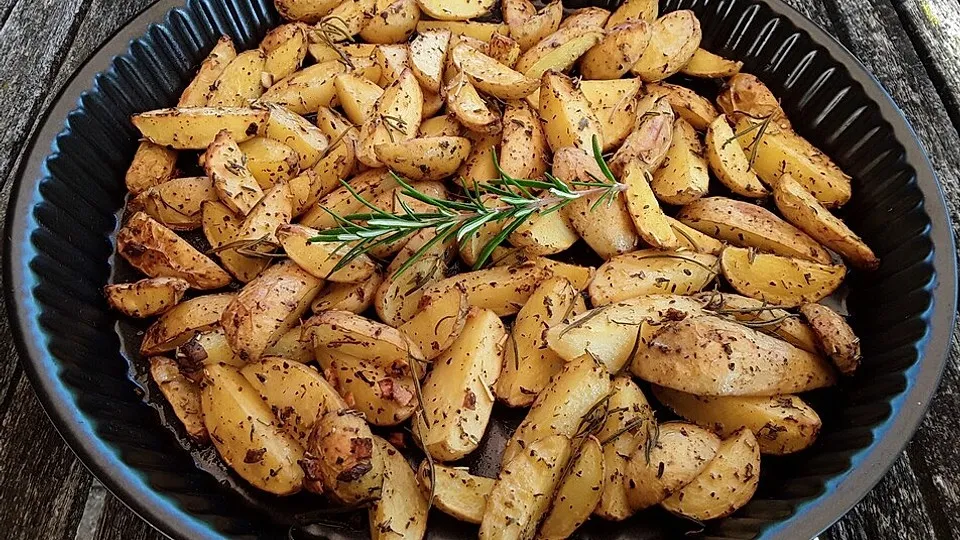 Fettarme Kartoffelspalten aus dem Ofen