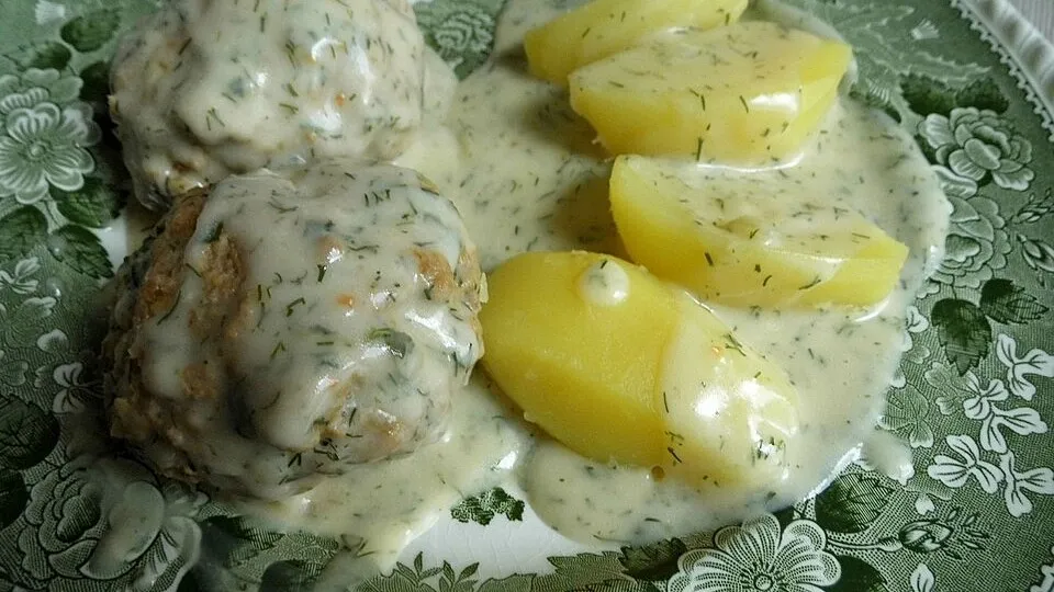 Klopsiki in Dillsoße polnische Art