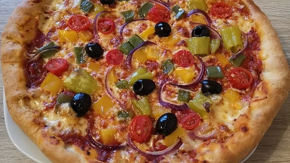 Pan Pizza mit Käserand