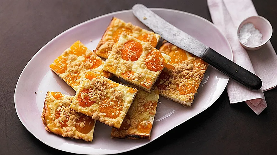 Schneller Quark-Streuselkuchen mit Obst